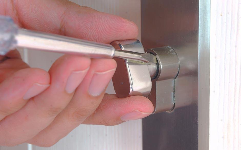 changer serrure porte Suresnes
